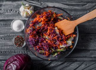 Капуста с морковью: быстрая маринованная вкуснятина