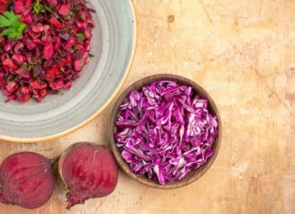 Вареная свекла и морковь: простой и вкусный салат