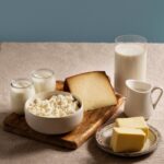 Сыр из молока и яиц со сметаной