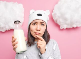Кефир во сне: что он сулит женщине