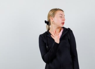 Примета: чешется шея у девушки