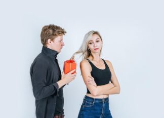 Как правильно расспросить подругу о парне