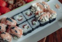 Роллы с красной рыбой: рецепт в домашних условиях