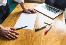 Подпись на работе: значение и правила