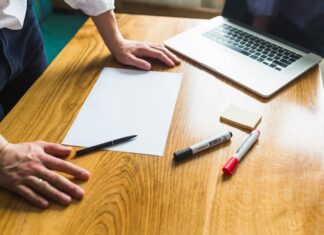 Подпись на работе: значение и правила