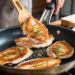 Куриные грудки на сковороде: простой рецепт