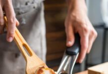 Куриные грудки на сковороде: простой рецепт