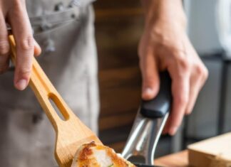 Куриные грудки на сковороде: простой рецепт