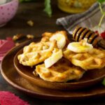 Яблочные вафли в вафельнице: простой рецепт