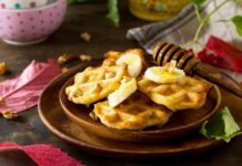 Яблочные вафли в вафельнице: простой рецепт