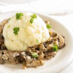 Мясо с шампиньонами и сметаной