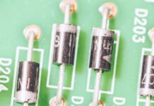 Источник постоянного тока: обозначение на схеме