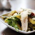 Простой рецепт салата с куриной грудкой