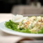 Рисовый салат с яйцом