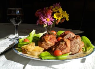 Праздничное мясное блюдо на ваш стол