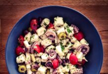 Салат с кальмарами и фасолью красной