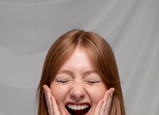 Улыбка как источник радости