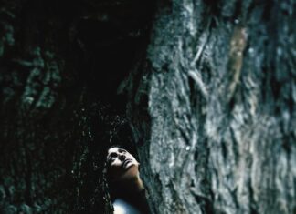 Страх падения во сне: что это значит?