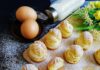 Булочки из бездрожжевого слоеного теста