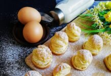Булочки из бездрожжевого слоеного теста