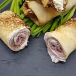 Куриный рулет с грибами и сыром