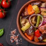 Мясо с баклажанами и овощами