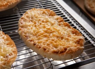 Фарш в тесте в духовке