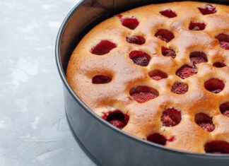 Вишнево-творожный пирог