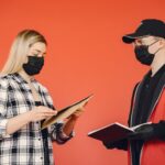 Как пожаловаться на задержку груза в СДЭК