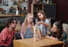 Игры для троих дома: лучшие варианты