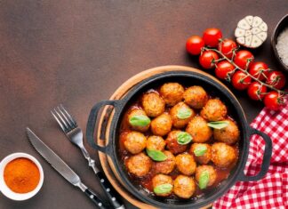 Тефтели с подливкой в духовке