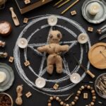 Луна и паж пентаклей: сочетание в Таро