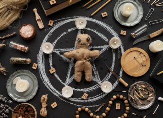 Луна и паж пентаклей: сочетание в Таро