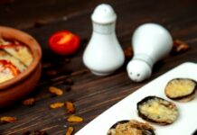 Баклажаны в рулетах: простой рецепт