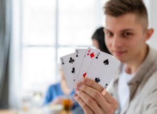 Значение карты Король Жезлов в отношениях