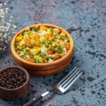 Корейский салат с морковью и горошком