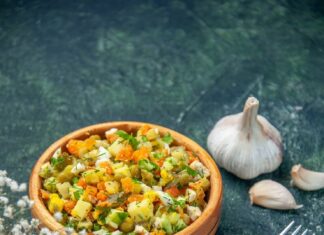 Легкий салат ПП с кукурузой