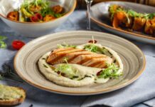 Минтай в духовке со сметаной