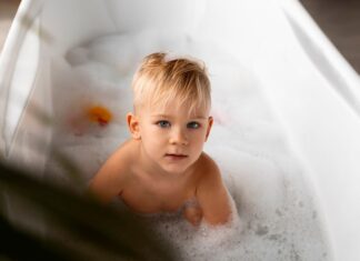 К чему снится купать мальчика