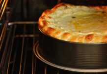 Пирог на скорую руку на сковороде