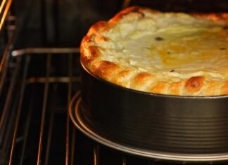 Пирог на скорую руку на сковороде