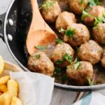 Фрикадельки из фарша на сковороде