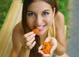 Толкование сна: есть абрикос