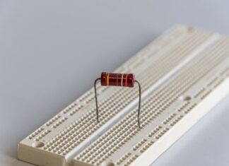 Тестер для проверки транзисторов и конденсаторов