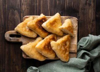 Пирожки с соленой капустой в духовке