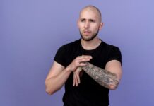 Мужские небольшие тату на руке