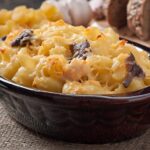 Запеканка из макарон, фарша и сыра