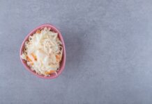 Простой салат с пекинской капустой