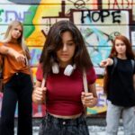 Перевод фразы «Girls My Swag»