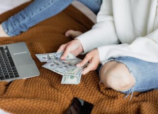 Домашний обряд на привлечение денег